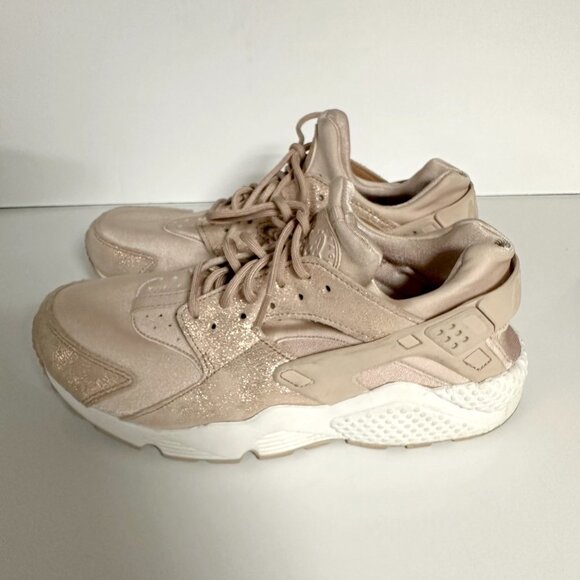 Nike Air Huarache Shoes - Picture 8 of 10